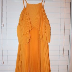 Double layer cold shoulder pleated mini dress